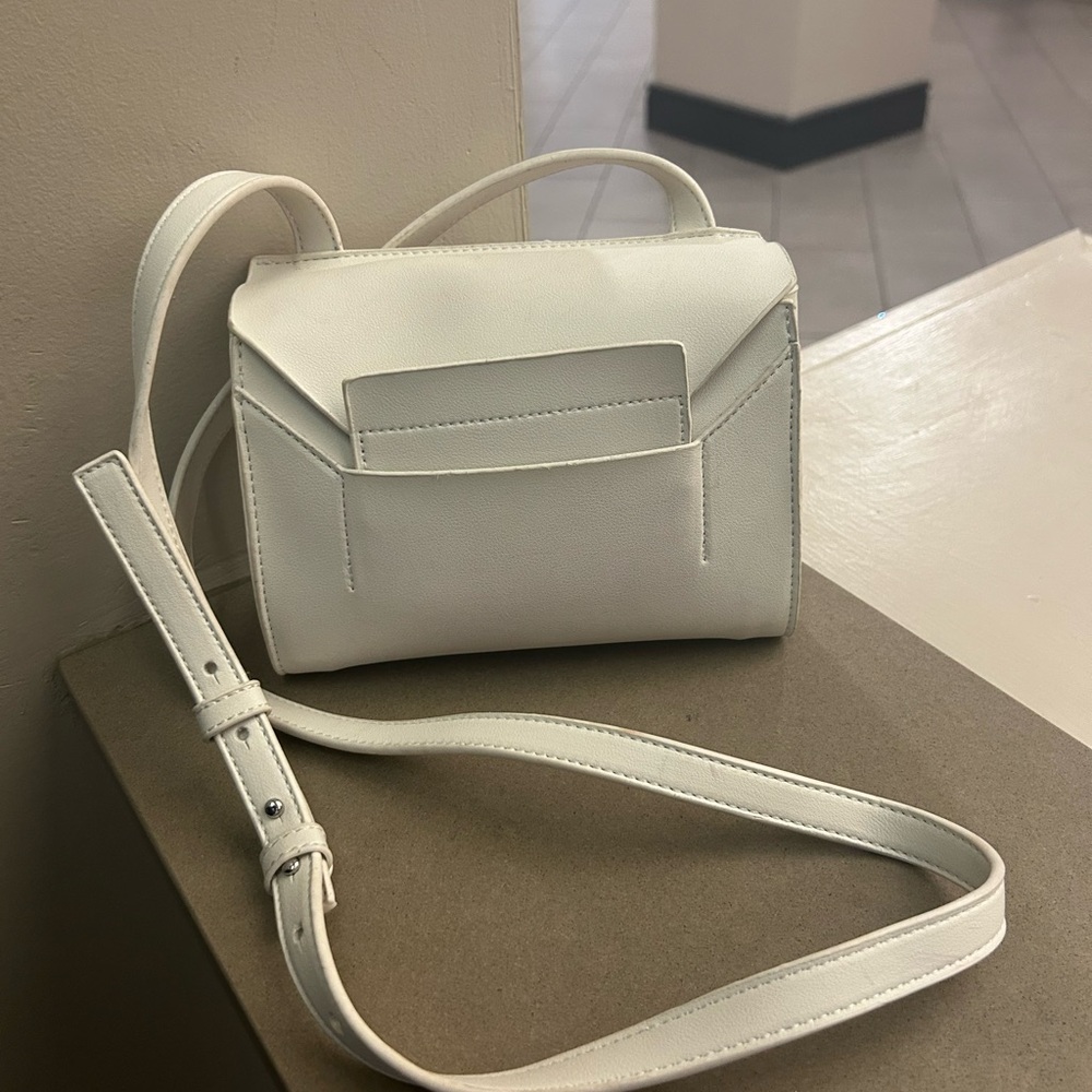 Bag Elegant White Women's Bag by Dream Control New York-excellent condition!